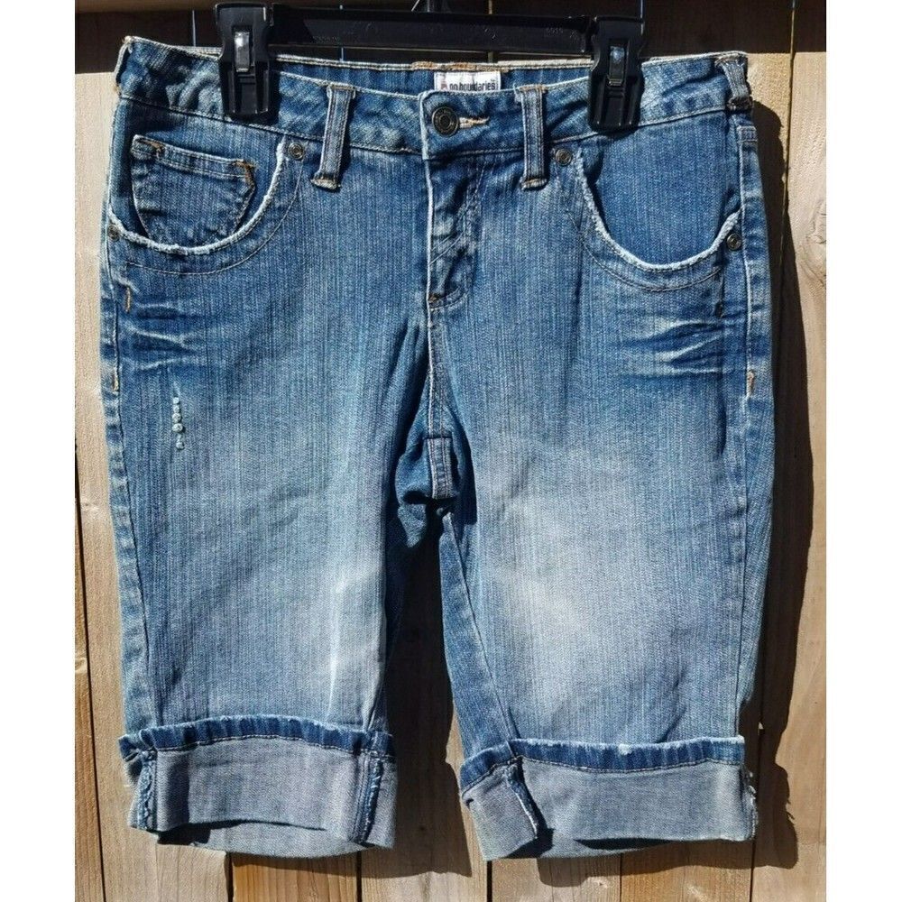 Distressed Blue Jean Capri No Boundaries Juniors Size 7